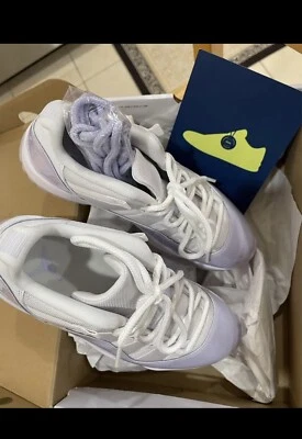 Talla 9.5 - Air Jordan 11 Retro Bajo Violeta Puro W Foto 1 de 4