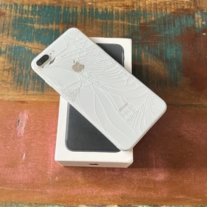 Apple iPhone 8 Plus 64GB White Good Condition Mobile Smartphone - Afbeelding 1 van 11