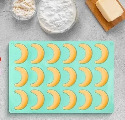 XL Silikon Backform für Vanillekipferl  18 Mulden Hörnchen Halbmond 28 cm - Bild 1 von 4