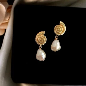 Seashell Retro Baroque Style Genuine Freshwater Pearl Earrings 14K Gold Plated - Picture 1 of 4