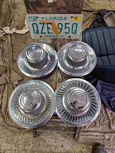 Corvette, Camaro, chevelle Wheel Centre Caps - Picture 1 of 1