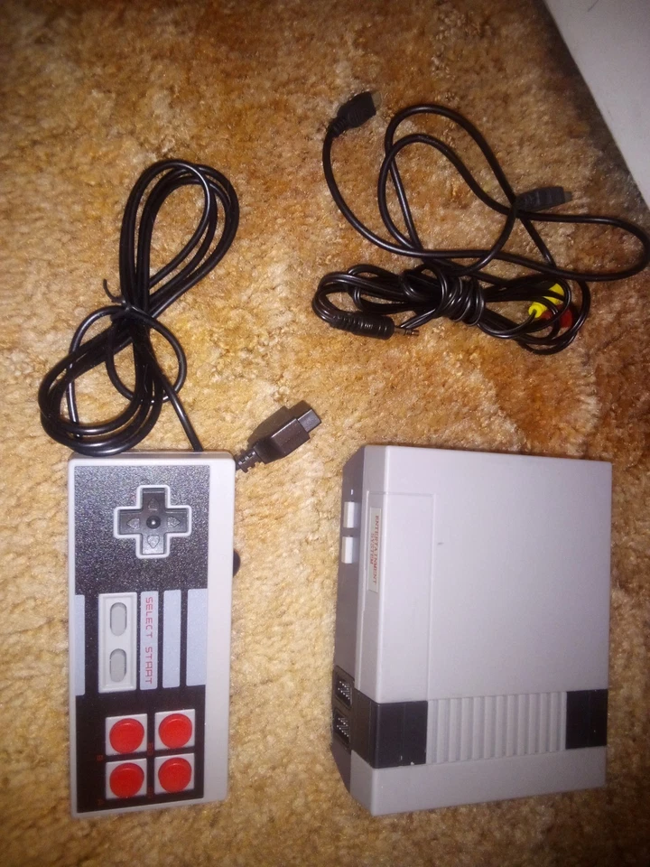 Classic TV plug & play NES 600 Games mini console Nintendo Entertainment System - Image 1 of 1