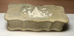 Vintage Incolay Stein handgeschnitzt Schmuckkästchen Jade Farbe Dame Frau mit Cherubs - Bild 1 von 11