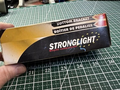 Stronglight JP400 68 x 113mm Italian Square Taper Bottom Bracket JIS - Image 1 of 4