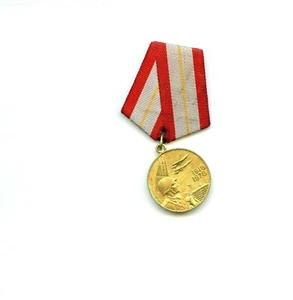 SOVIÉTICO - Medalla Jubileo "60 Años de las Fuerzas Armadas de la URSS 1918-78 - Imagen 1 de 2