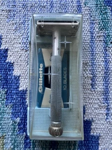 Navaja de seguridad Gillette vintage con 2 hojas y estuche azul - Imagen 1 de 7
