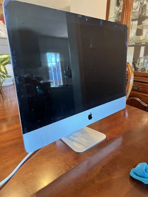 Apple iMac A1418 MD094LL/A 21,5 pulgadas Computadora de escritorio Foto 1 de 2