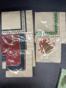 Servilletas de papel vintage con sello bebida Navidad acebo bayas campana carro - Imagen 1 de 3