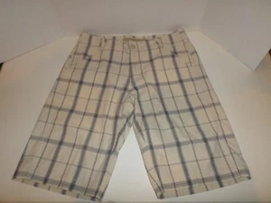 Cabela's Casuals Women's White Gray Plaid Bermuda Chino Shorts Size 4 - Picture 1 of 6