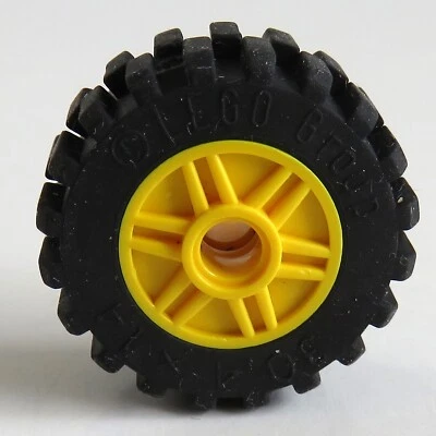 LEGO Technic - Reifen / Tire 30.4 x 14 mit Felge (4 Stück), gelb # 55981c02 - Bild 1 von 3