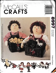 Vintage Raggedy Ann & Andy Christmas Ornaments Dolls Stocking Etc Sewing Pattern - Picture 1 of 3