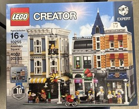 LEGO CREATOR: Assembly Square (10255)