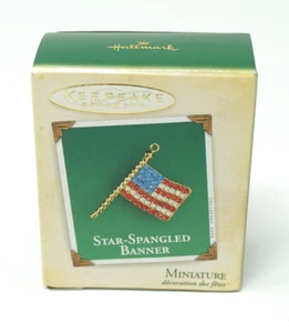 Hallmark Keepsake Star Spangled Banner Bandera Americana Miniatura Ornamento 2004 - Imagen 1 de 3