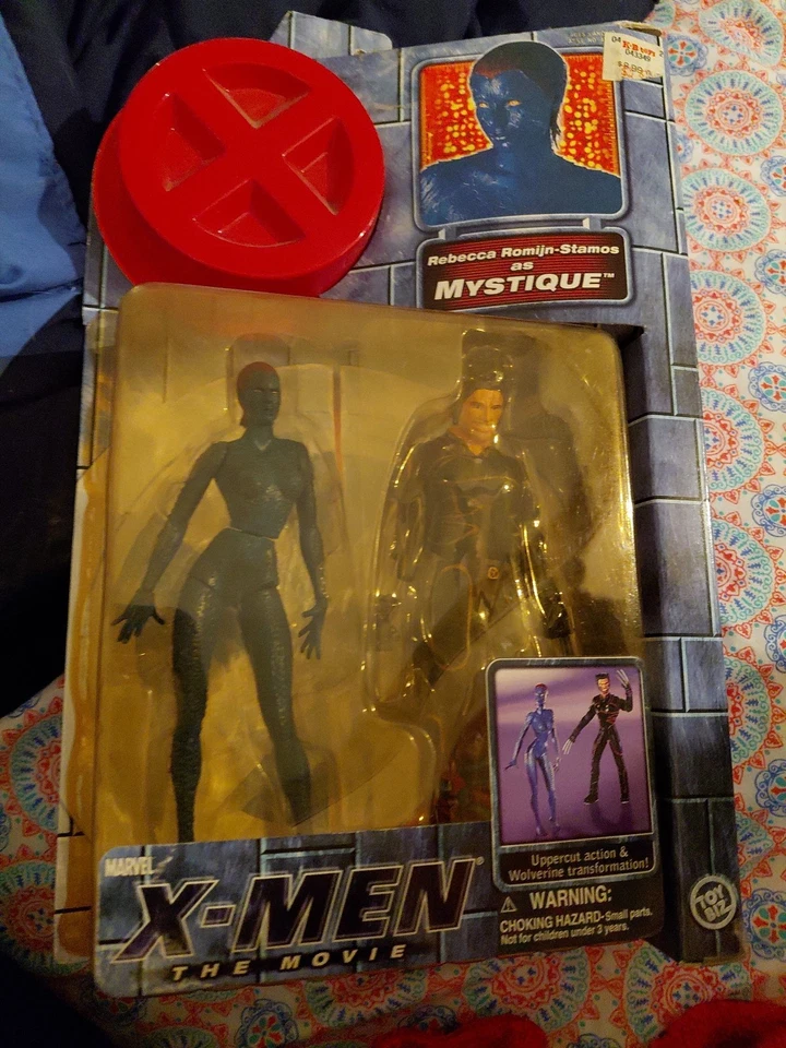 Figura de acción Toy Biz Marvel X-Men the Movie Mystique Rebecca Romijn-Stamos 2000 Foto 1 de 3