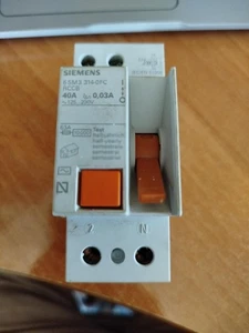 interruptor diferencial SIEMENS 5SM3 314-0FC. 40 A. 0,03 mA - Imagen 1 de 2