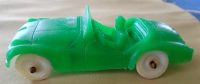 COCHE DE JUGUETE DE PLÁSTICO VINTAGE DE GOMA CASTAÑO ROJIZO ARCO VERDE TRIUMPH TR3 AÑOS 50 Foto 1 de 4