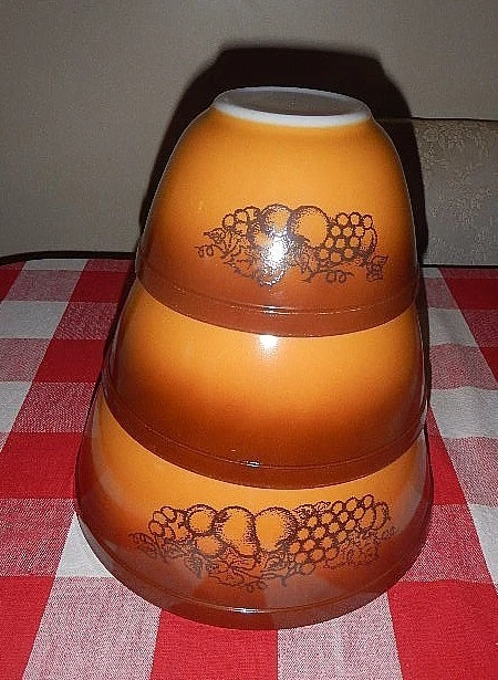 Set Of 3 Vintage PYREX Brown Old Orchard Nesting Mixing Baking Bowls   NEW - Image 1 of 1