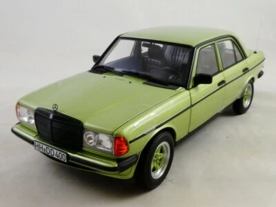 Norev Mercedes Benz 200 with AMG bodykit silvergreen metallic 1984 1/18 183795 - Immagine 1 di 3