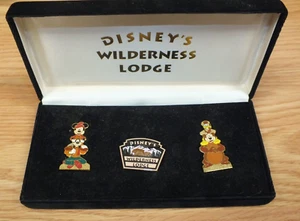 Set 3 spille da collezione Disney's Wilderness Lodge in scatola - Foto 1 di 5
