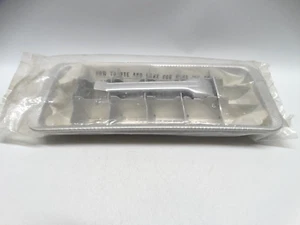 Vintage Aluminum 18 Cube Quick Release Ice Cube Tray with Original Paperwork NOS - Picture 1 of 10