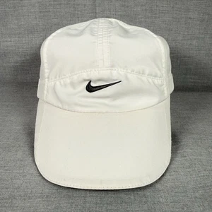 Cappello Nike Featherlight 7 pannelli FitDry donna taglia unica 595511-100 bianco grigio - Foto 1 di 11
