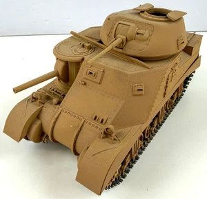 British Grant Medium Tank 1:35 Desert Camo fertiges Vitrinenmodell - Bild 1 von 14