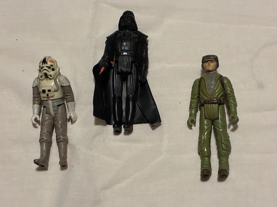 Vintage. Figura de Star Wars de Kenner Darth Vader/Soldado Rebelde/AT AT Driver Foto 1 de 4