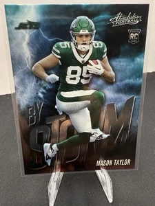 💥2025 Panini Absolute Mason Taylor By Storm Rookie RC #10 New York Jets - Bild 1 von 2