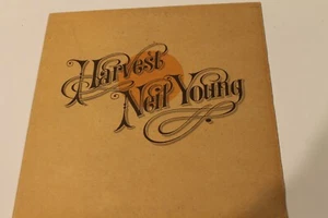 NEIL YOUNG "HARVEST" VINYL LP 1972 REPRISE MS2032 LYRIC INSERT - Picture 1 of 8