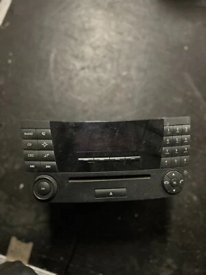Mercedes E-Klasse W211 Radio A2118701189 - Bild 1 von 4