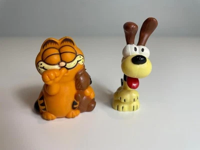 Figura de colección Garfield con oso de peluche y chupando pulgar y Odie 1981 Hong Kong Foto 1 de 4