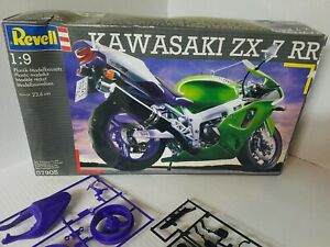 Revell Kawasaki ZX-7 RR 1:9 open box 