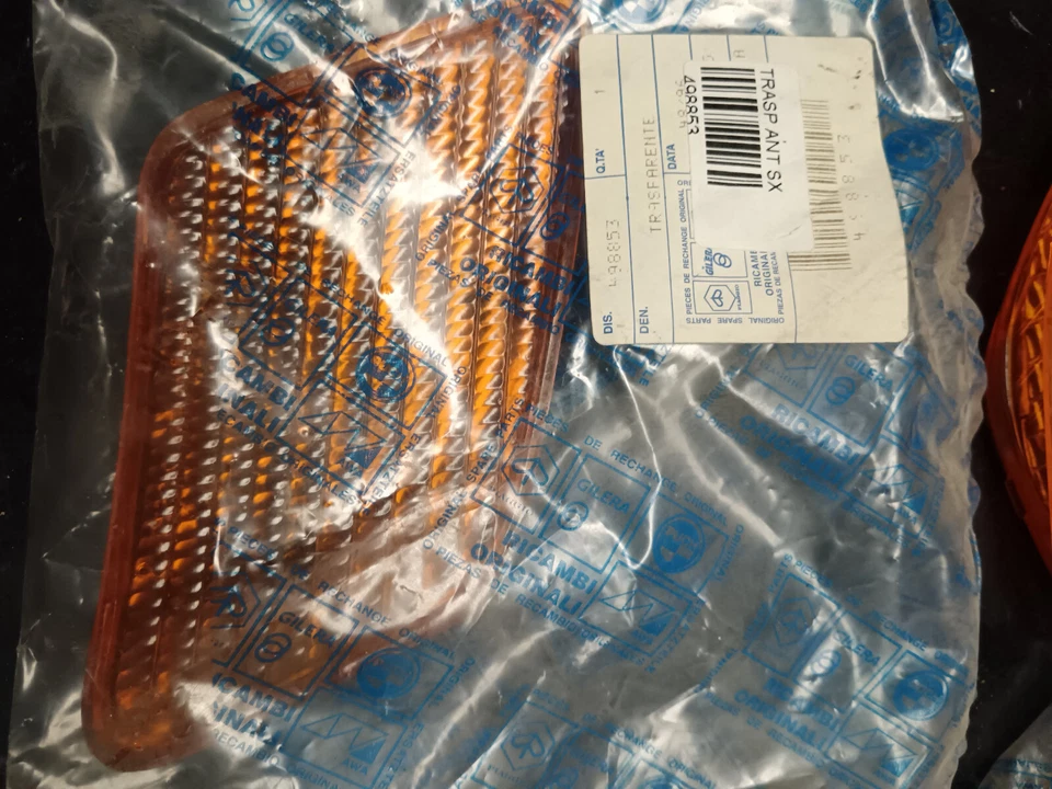 SCHERMO FRECCIA ANTERIORE SINISTRA PIAGGIO ZIP - Immagine 1 di 1