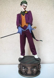 The Joker Sideshow Premium Format Statue - Imagen 1 de 10