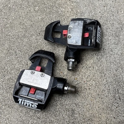 Pedales de carretera Time Sport vintage sin clip multirreflejos negros 9/16 negros rojos usados Foto 1 de 4