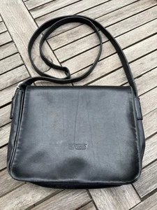 Bree ~ Handtasche Umhängetasche - weiches Echtleder - Schwarz - Klassiker - Bild 1 von 8