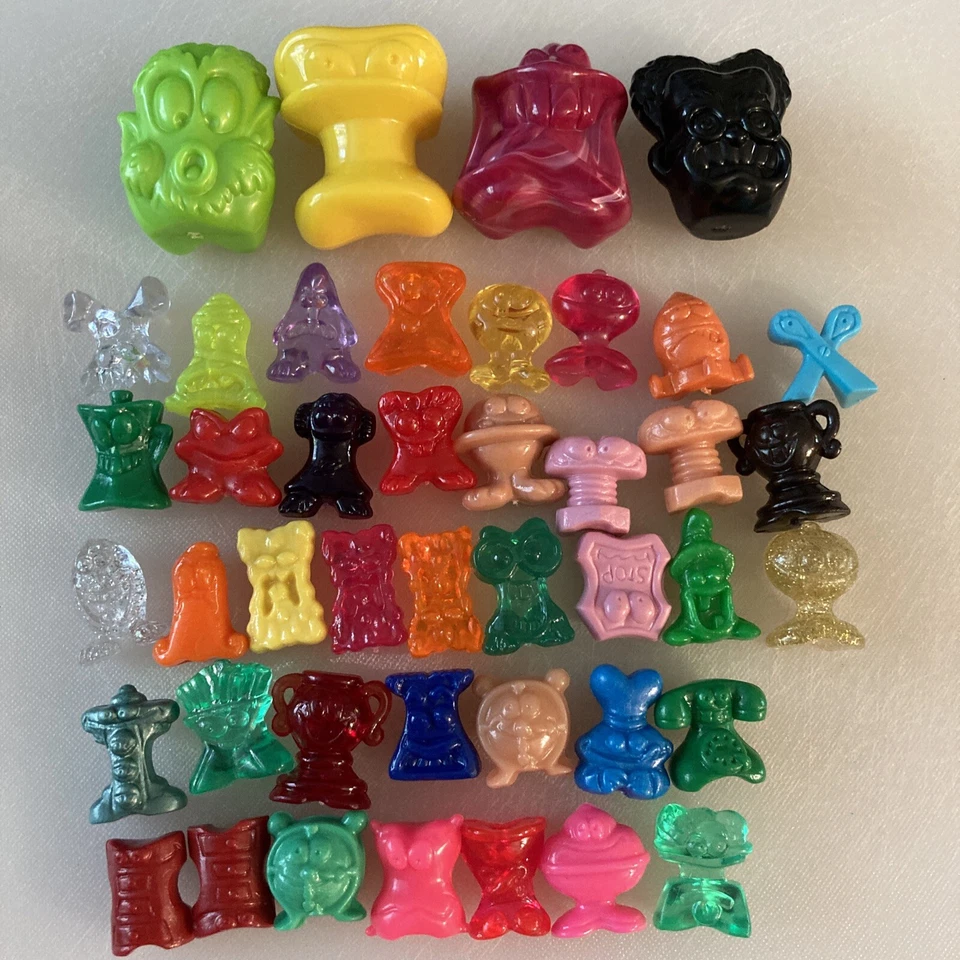 Lote 43 figuras mixtas Crazy Bones con lonchera estuche de transporte Foto 1 de 4