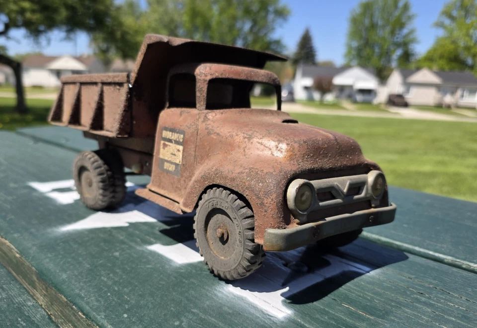 1956 Ford 1957 Tonka, Hydraulic Dump Truck, Bronze/Brown, Pressed Steel - Image 1 of 4