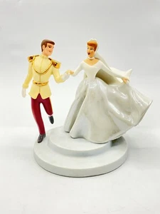 Walt Disney Príncipe Cenicienta Encantador adorno de pastel de boda en caja (S) - Imagen 1 de 24