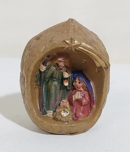 I117004 Pastorello Presepe - statuina in resina - Noce con Natività - cm 5 - Picture 1 of 4