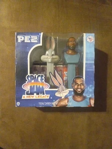 PEZ DOUBLE SPACE JAM NEW LEGACY LEBRON JAMES BUGS BUNNY NEU VERSIEGELT SÜSSIGKEITENDISP - Bild 1 von 2