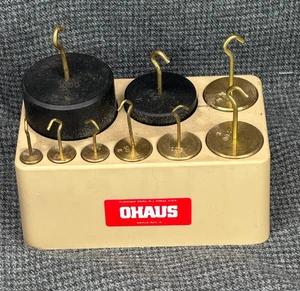 B35 OHAUS Hooked Weight Set MASS GRAMS 9 Pieces Open Block 10-1000 Grams - Picture 1 of 3