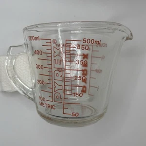 Vintage 16 oz 2 Cup Pyrex 516 Glass Red Letter Measuring Cup Closed D- Handle - Picture 1 of 6