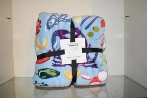 Vera Bradley Essential Throw Blanket 50" x 80" SEAFOOD BOIL 5066821 487 NWT - Picture 1 of 3