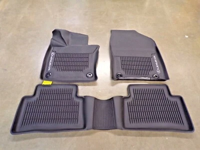 LEXUS UX OEM NEGRO 3 PIEZAS FORROS PARA TODO TIPO DE CLIMA Foto 1 de 2