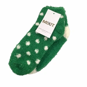 Fuzzy Crew Socks Womens 2 Pack Green White Polka Dot Shoe Size 4-10 Mixit - Picture 1 of 5