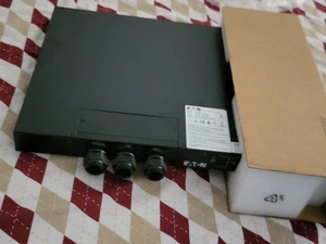 EATON .. ATS 30 NETPACK COMMUTATEUR Switch REDONDANT 1U * NEUF * - Zdjęcie 1 z 6