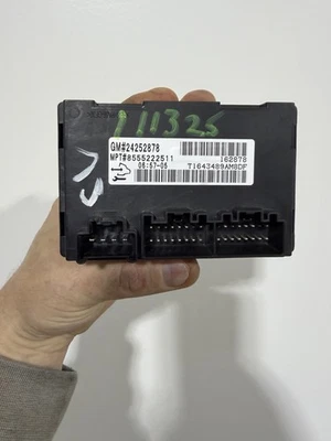 2007-2014 GM Chevy GMC 4X4 Transfer Case Control Module TCCM 24252878 Oem Used - Image 1 of 4