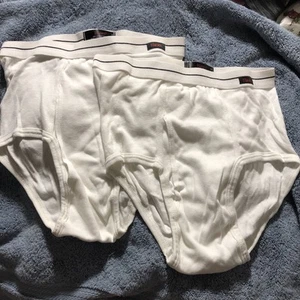 Vintage Hanes 2 Pair Mens White Briefs Single Black Line & Black Tag Size 32 NEW - Bild 1 von 6