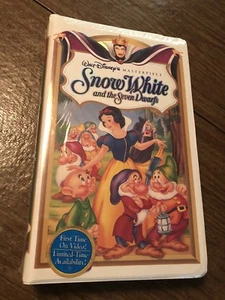 Walt Disney Masterpiece Sealed Snow White And The Seven Dwarfs VHS w Receipt Att - Picture 1 of 7